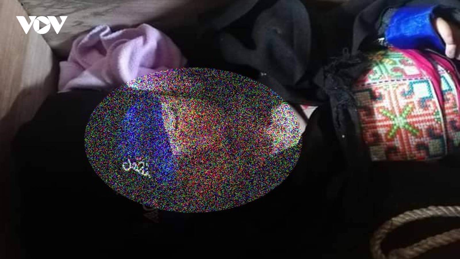 Một bé trai 2 tuổi ở Điện Biên bị điện giật tử vong thương tâm