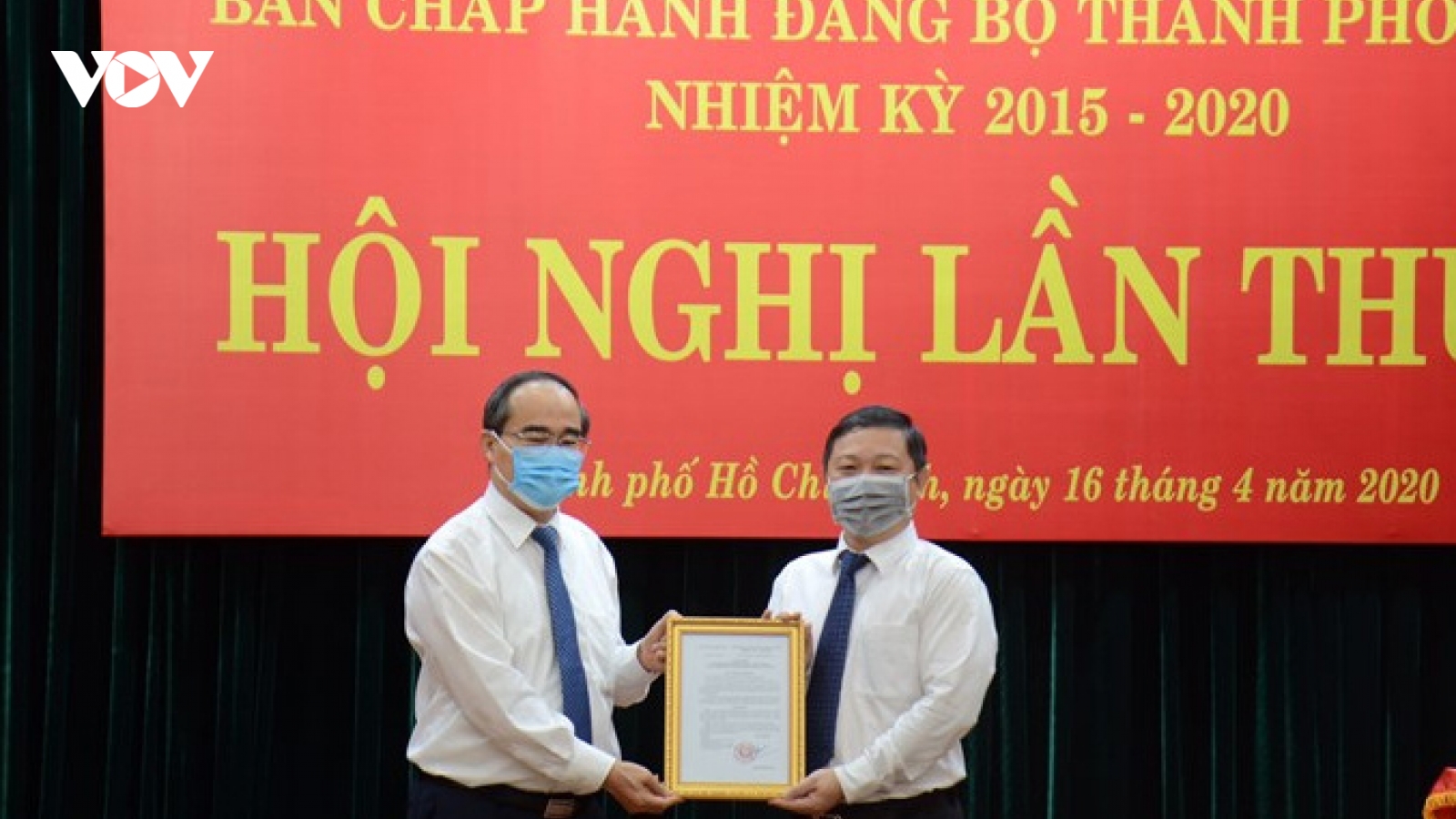 Trao quyết định phê chuẩn ông Dương Anh Đức làm Phó Chủ tịch UBND TPHCM