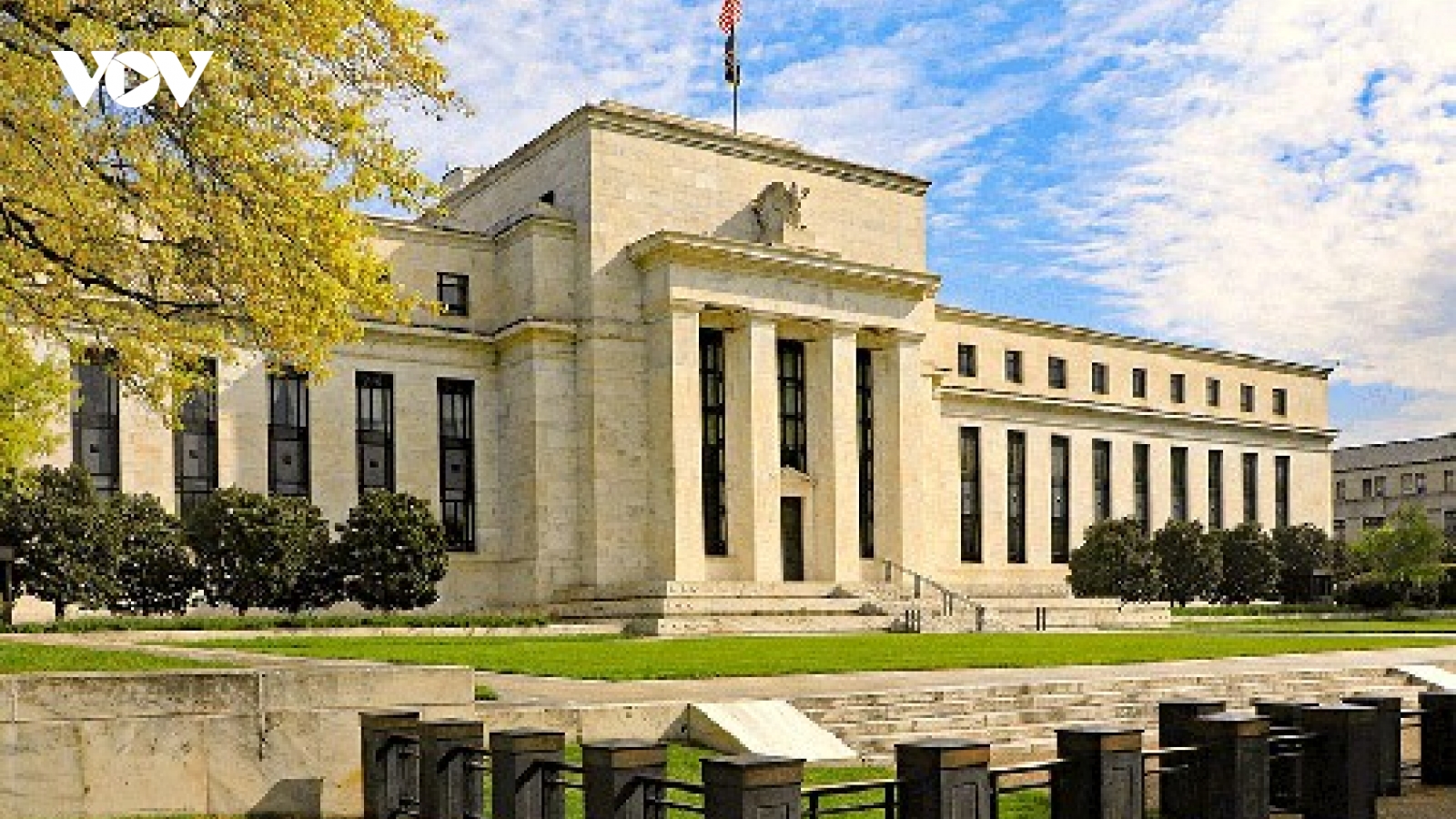FED duy trì lãi suất gần bằng không để hỗ trợ nền kinh tế Mỹ