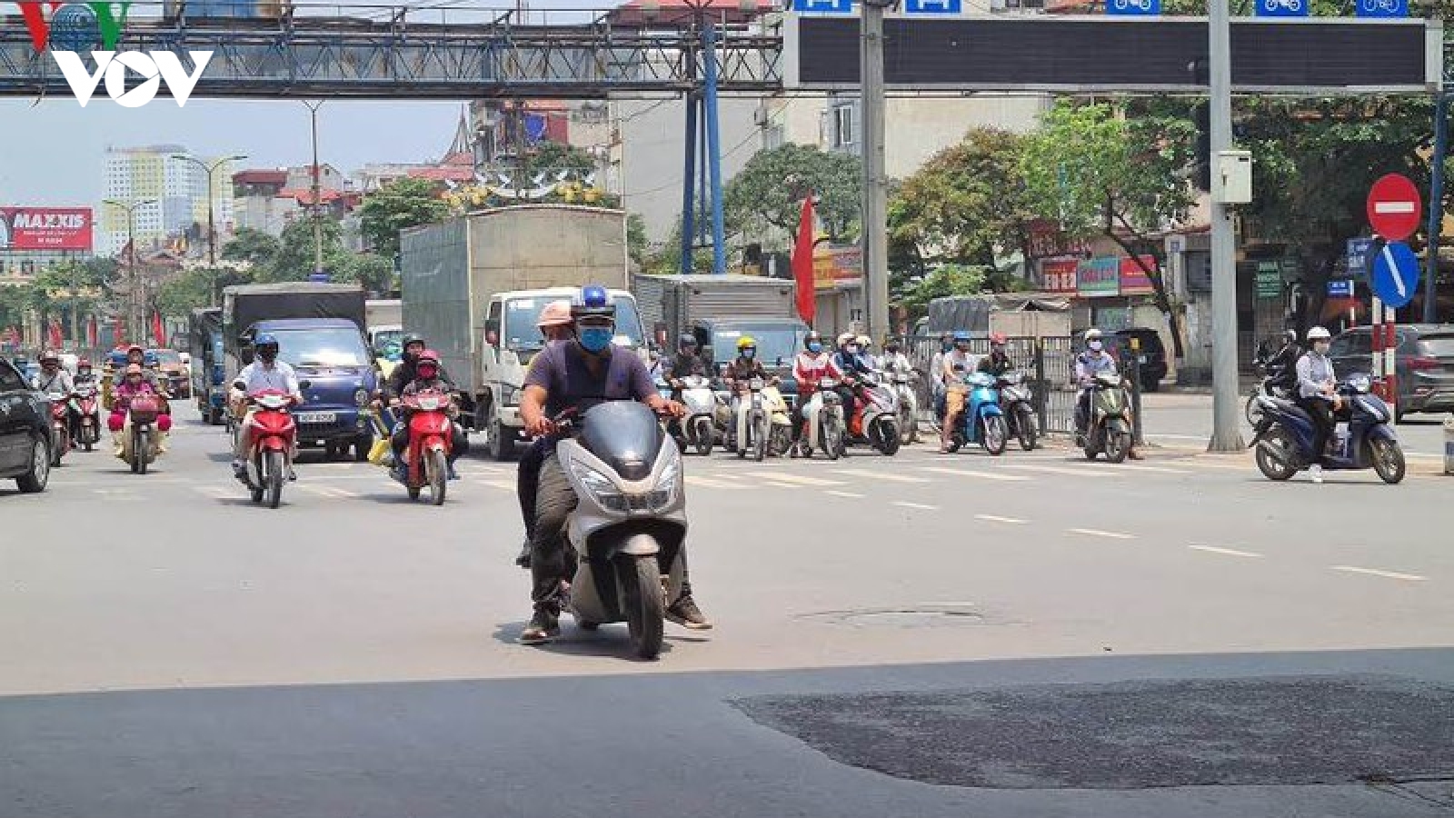 Hà Nội, TPHCM xin “nới lỏng” giãn cách xã hội sau ngày 22/4