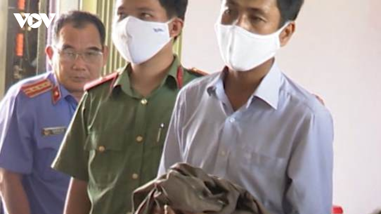 Bắt giám đốc làm giả văn bản đi lừa đảo tiền tỉ