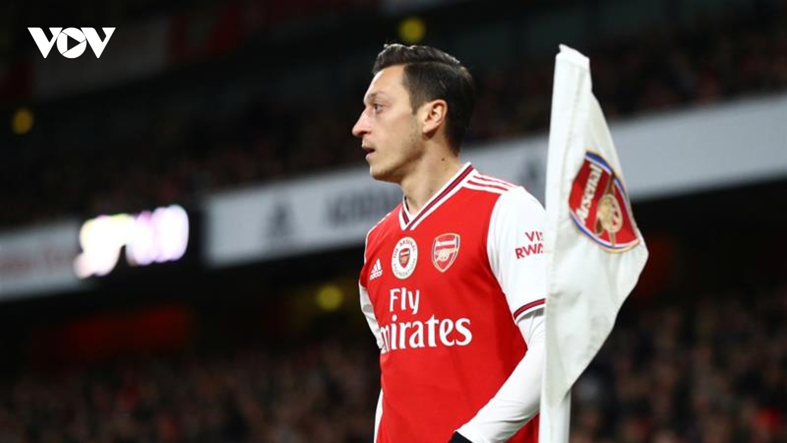 Mesut Ozil từ chối giảm lương dù Arsenal đã ra thông báo chính thức