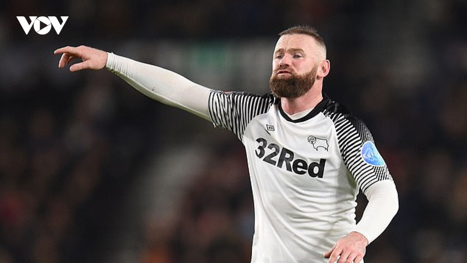 Wayne Rooney và đồng đội từ chối đề nghị chậm lương của Derby