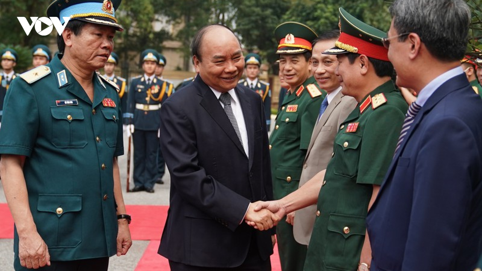 Ảnh: Thủ tướng thăm, làm việc với Quân chủng Phòng không - Không quân 