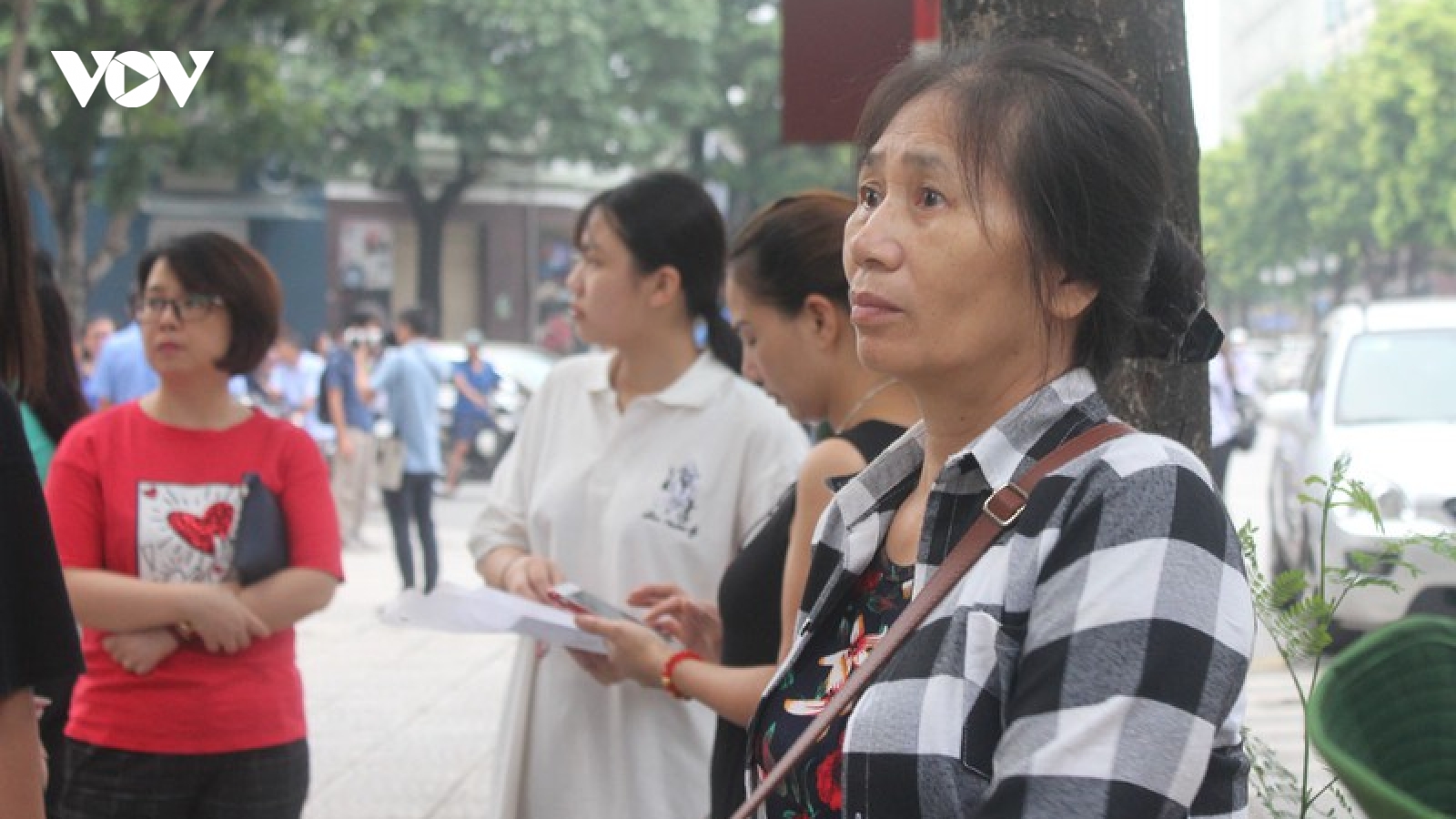 Học sinh, phụ huynh hoang mang, “chóng mặt” với thay đổi thi cử