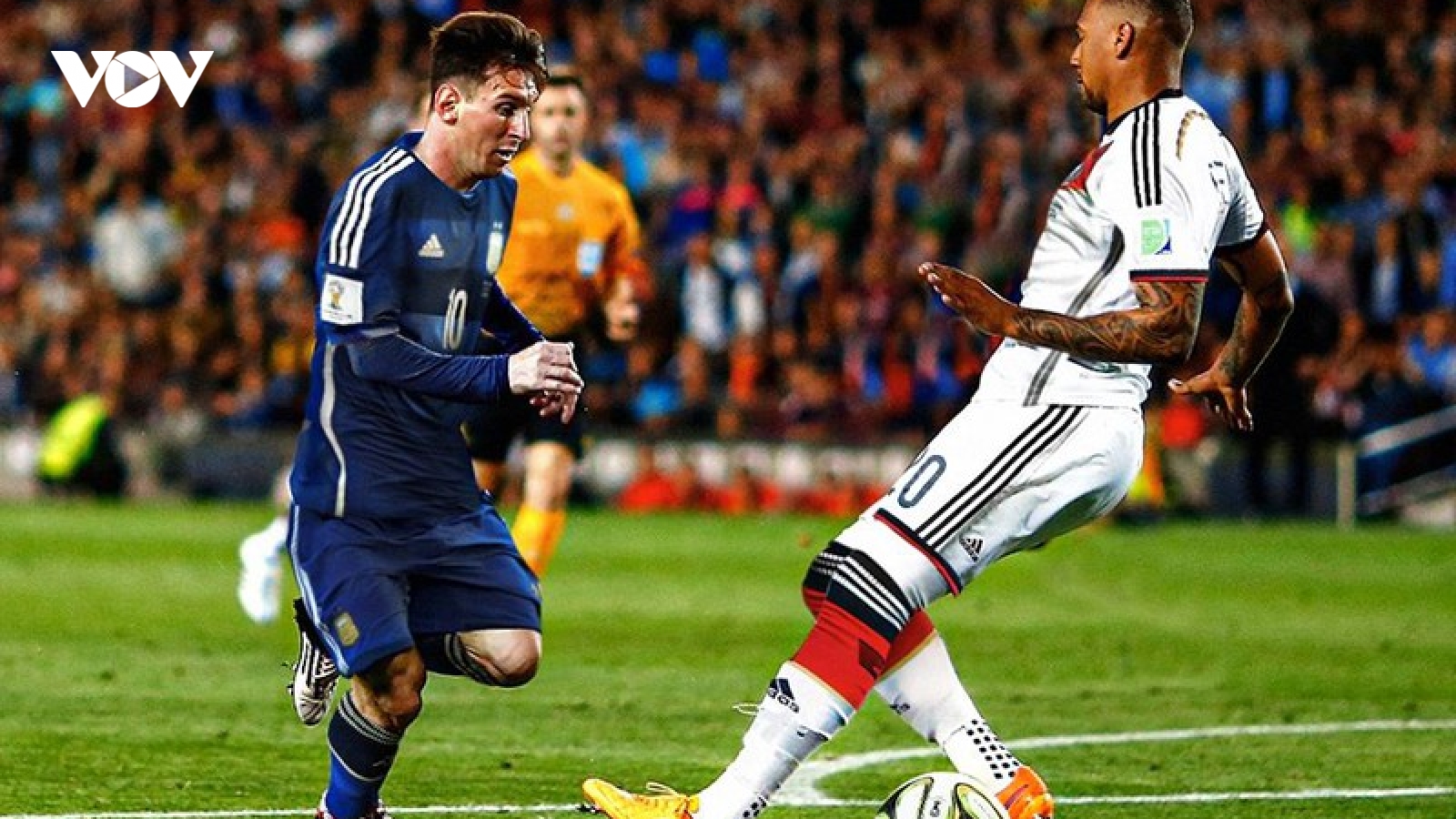 “Vũ trụ bóng đá ngược đời“: Messi vô địch World Cup với ĐT Argentina 