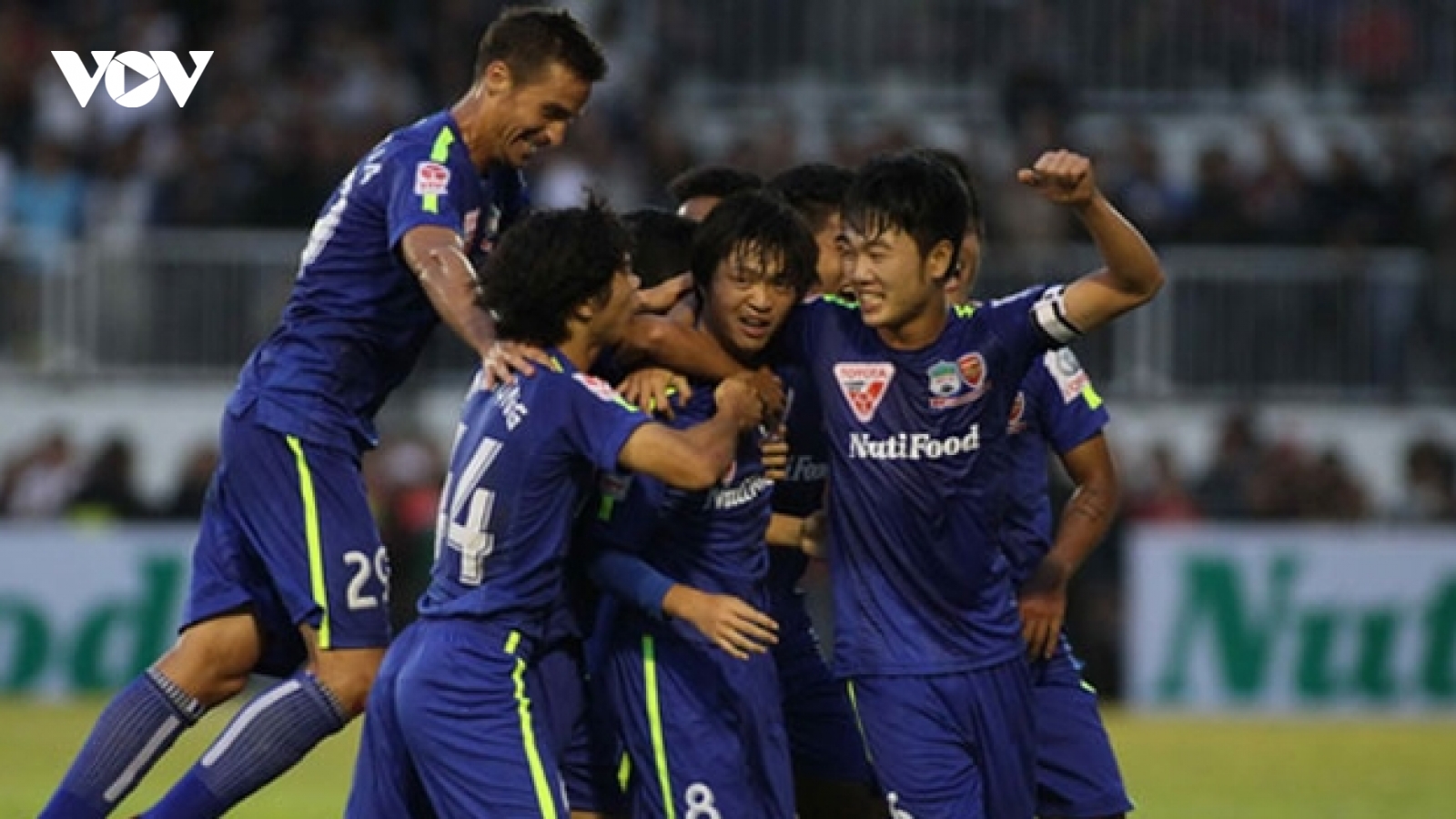 Clip: Ngày "chập chững" lên V-League của "những đứa trẻ nhà bầu Đức”