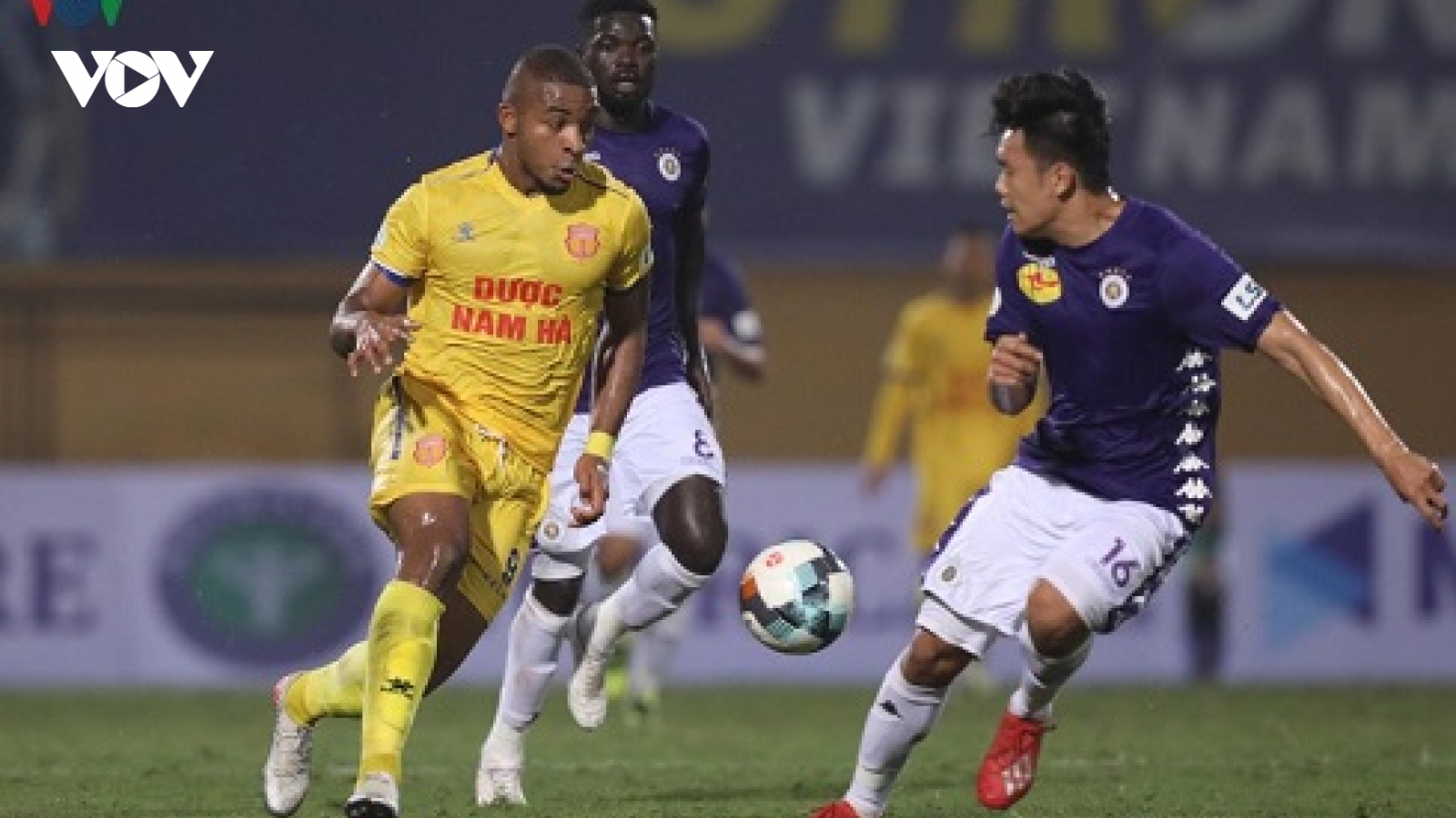 Bóng đá Việt Nam trở lại, V-League 2020 chưa tiếp tục trong tháng 5