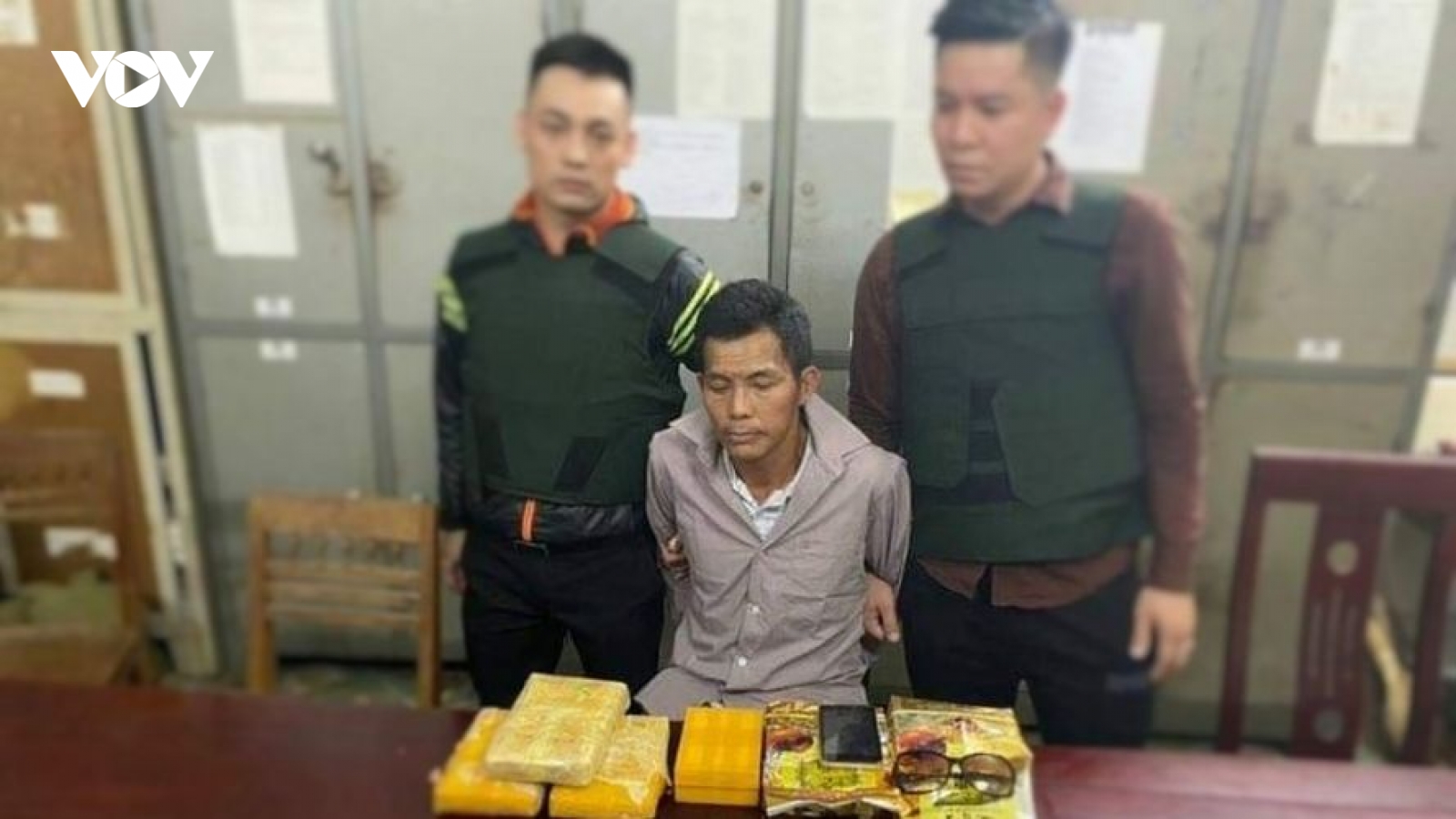 Thầy giáo bị bắt trong nhà nghỉ cùng số lượng ma túy "khủng"