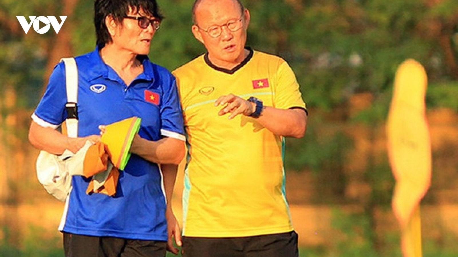 “Thần y” Choi Ju Young trở lại Việt Nam điều trị cho Duy Mạnh, Xuân Trường