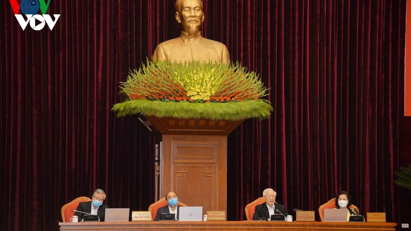 Đại hội XIII của Đảng: Chọn cán bộ, dưới có vững thì trên mới bền