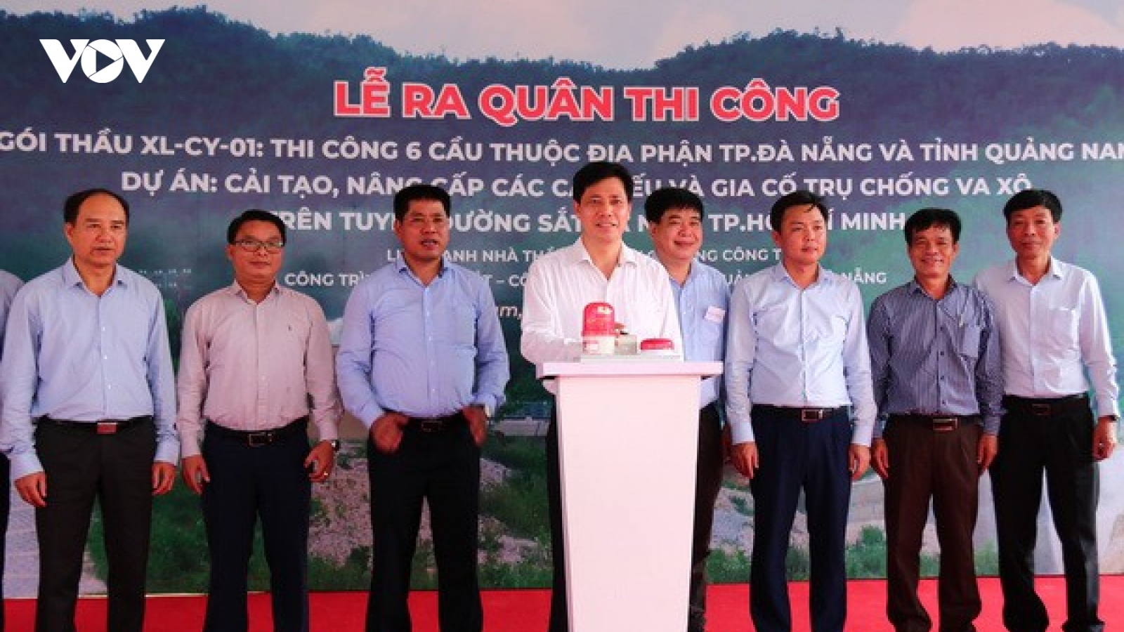 Ra quân cải tạo, nâng cấp cầu yếu trên tuyến đường sắt Bắc- Nam