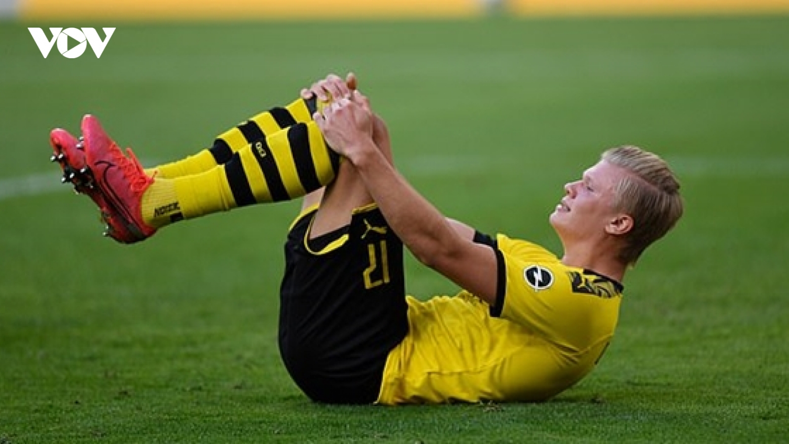 Erling Haaland chấn thương, Dortmund vừa thua vừa thiệt trước Bayern