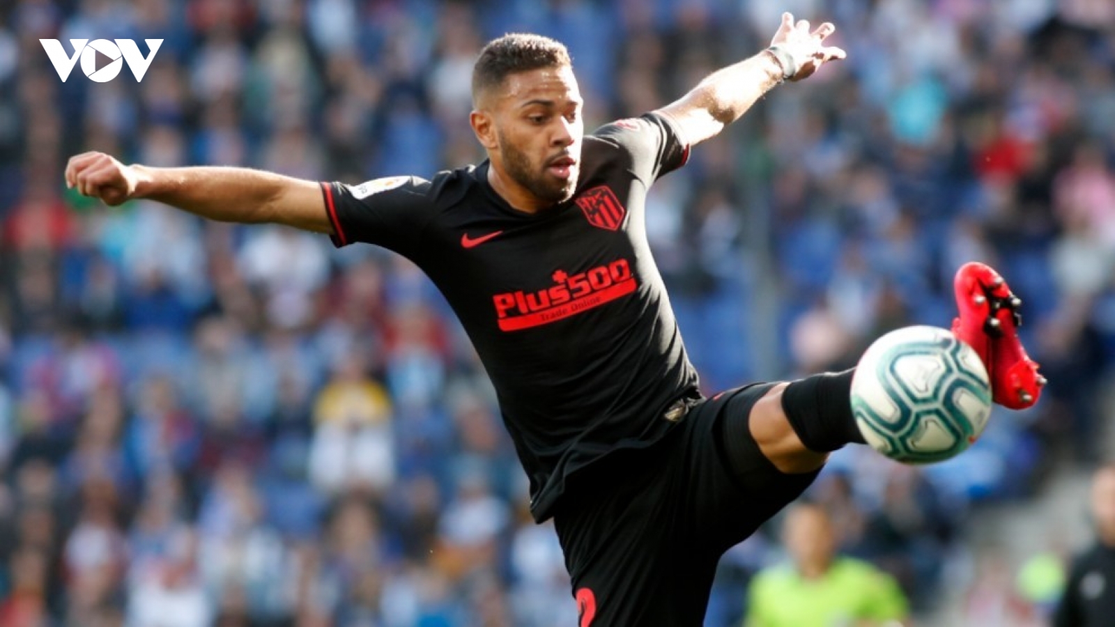 Hậu vệ Renan Lodi của Atletico Madrid mắc Covid-19
