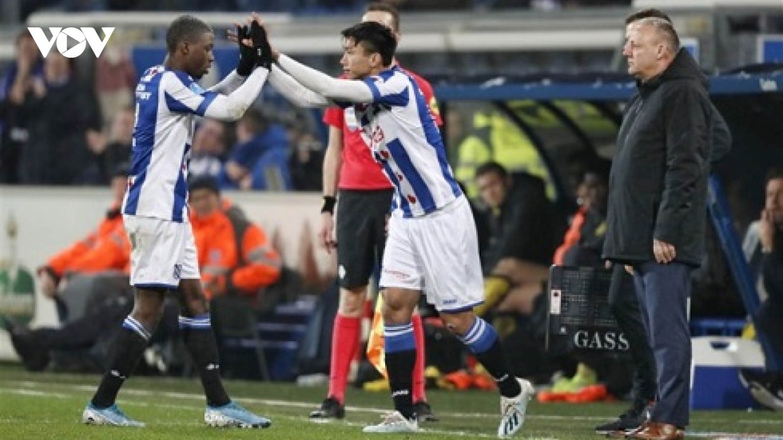 HLV Heerenveen thừa nhận có sai lầm trong vụ chuyển nhượng Văn Hậu