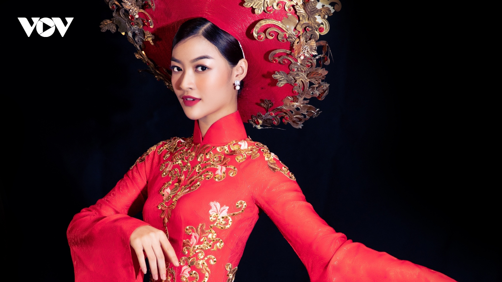 Á hậu Kiều Loan diện lại trang phục dân tộc của Á hậu Huyền My