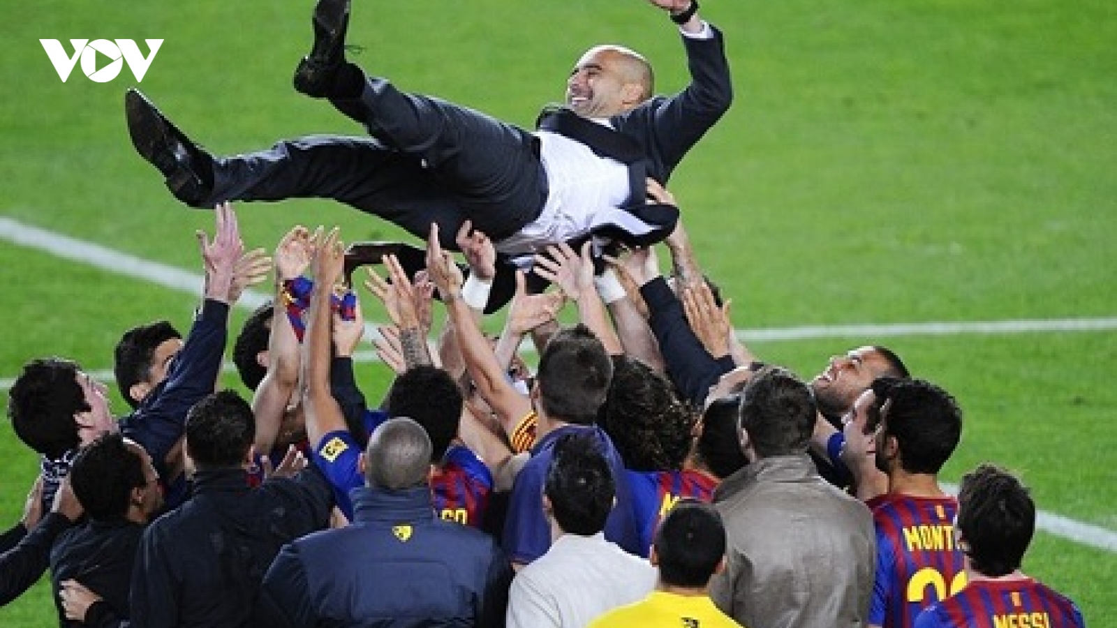 	 Ngày này năm xưa: Guardiola lần cuối "làm thầy" Messi trên sân Camp Nou