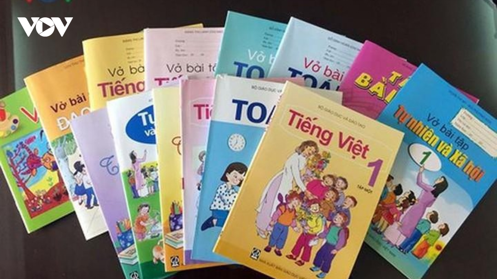 Một số địa phương có kết quả chọn SGK “hơi khác”, Bộ GD-ĐT nói gì?