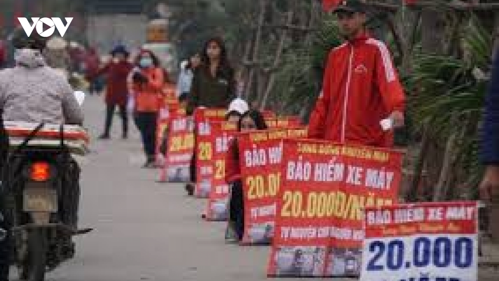 Cẩn trọng với bảo hiểm xe máy ''siêu rẻ''