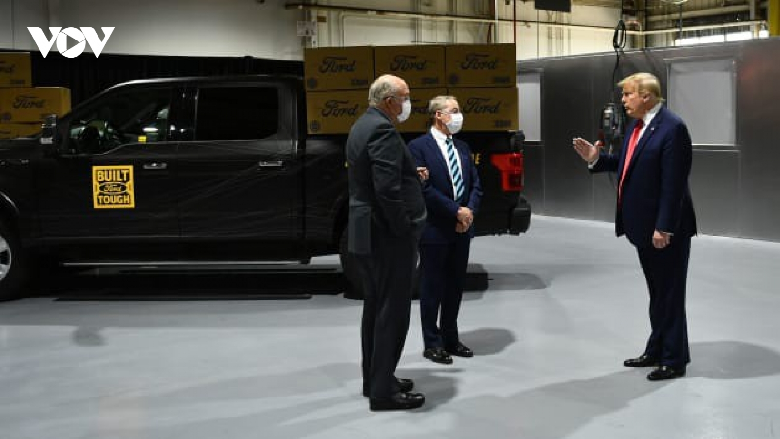 Tổng thống Trump không đeo khẩu trang vì không muốn báo chí “hài lòng”