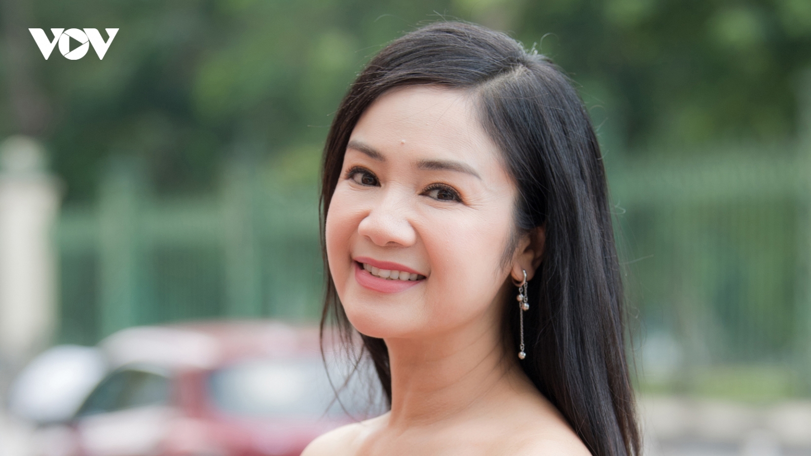 Ở tuổi 51, Thu Hà “Lá ngọc cành vàng” vẫn trẻ trung, gợi cảm