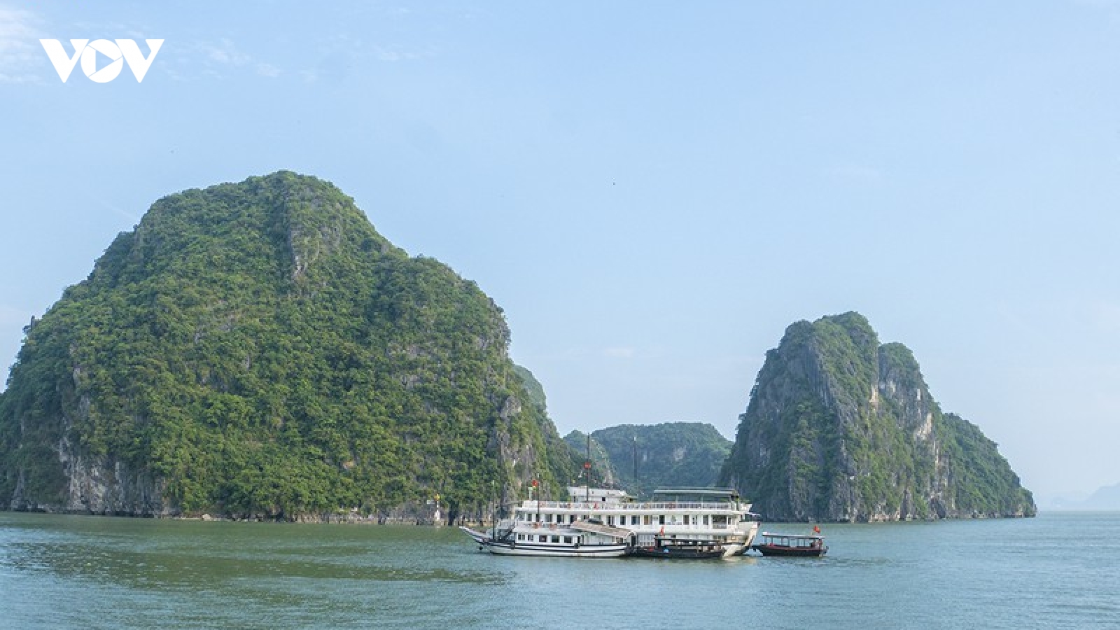 Quảng Ninh cho phép tham quan vịnh Hạ Long từ 12h00 ngày 1/5