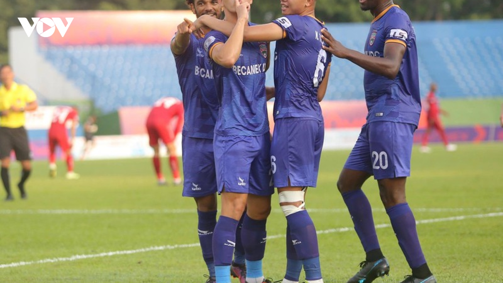 Top 5 bàn thắng đẹp nhất vòng 4 V-League 2020: Thầy Park mừng thầm
