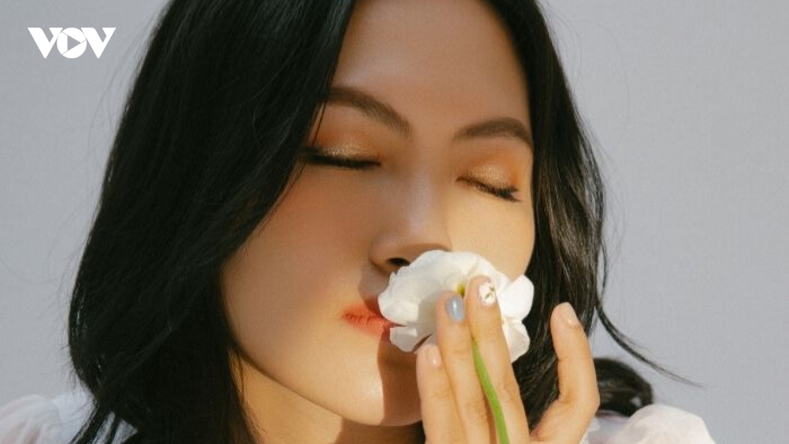 Nguyên Hà mộc mạc, da diết trong MV “Khi nỗi đau dừng lại“
