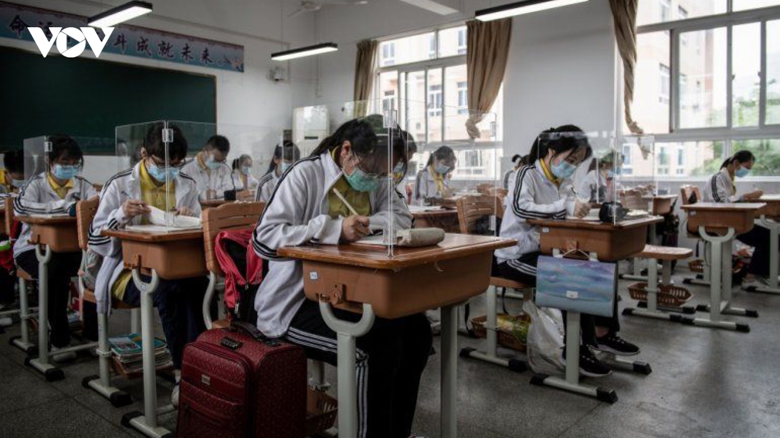 Hậu phong tỏa, nhiều học sinh Trung Quốc tự tử vì căng thẳng