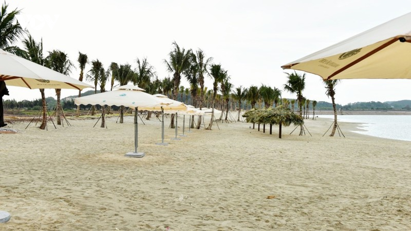 Cận cảnh bãi tắm nhân tạo, resort và cáp treo Cát Hải...ở Hải Phòng