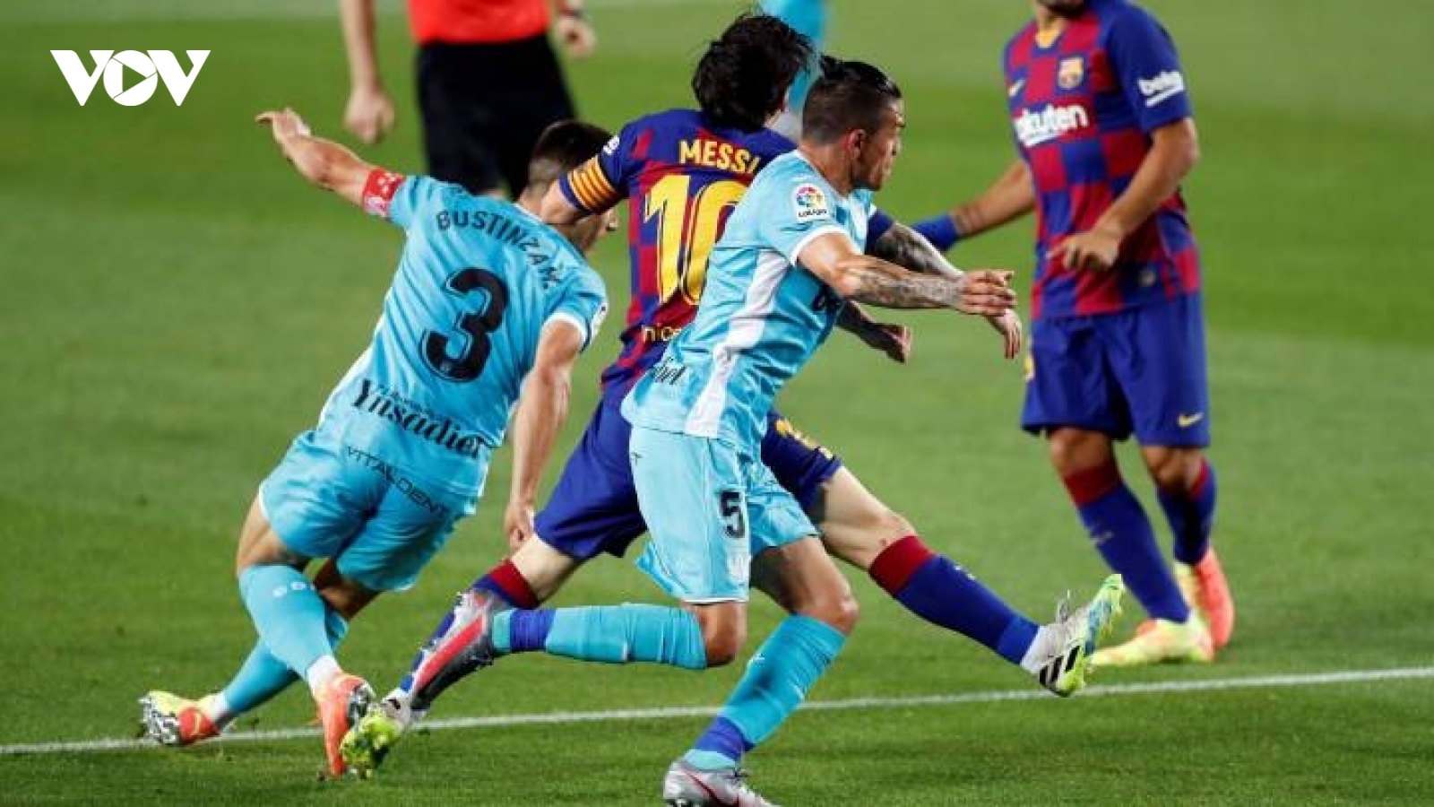 Pha bóng gây tranh cãi nảy lửa ở trận Barca 2-0 Leganes