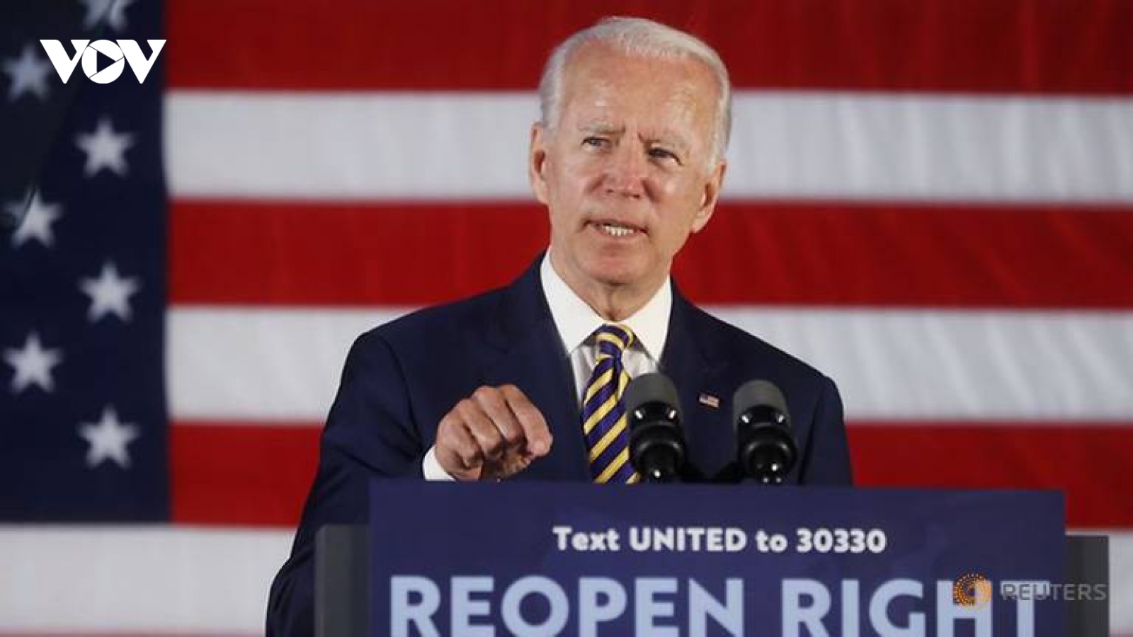 Biden: Trump đang “đầu hàng” trước đại dịch Covid-19