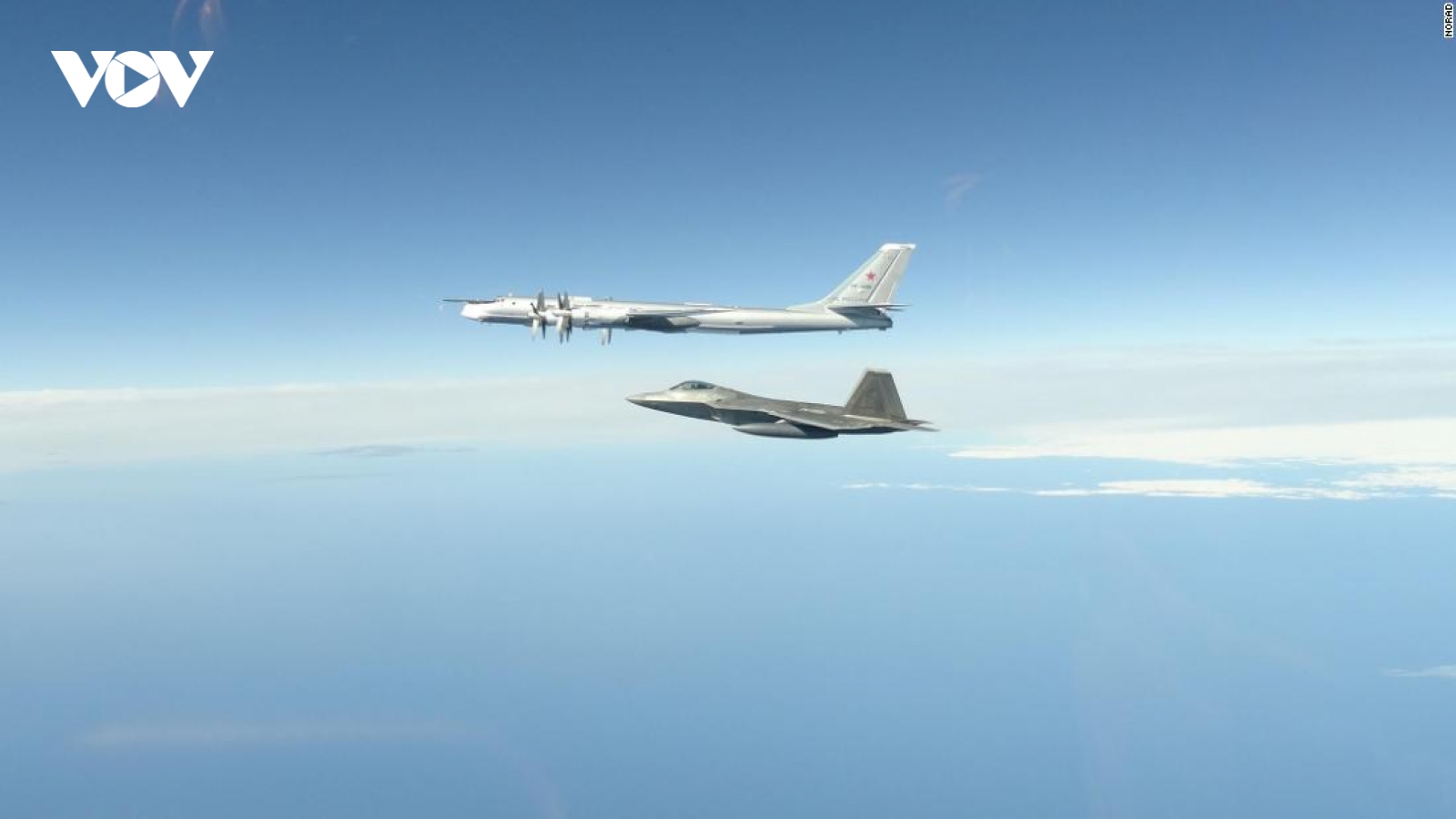 Tiêm kích Mỹ chặn 4 trinh sát cơ săn ngầm Tu-142 của Nga gần Alaska