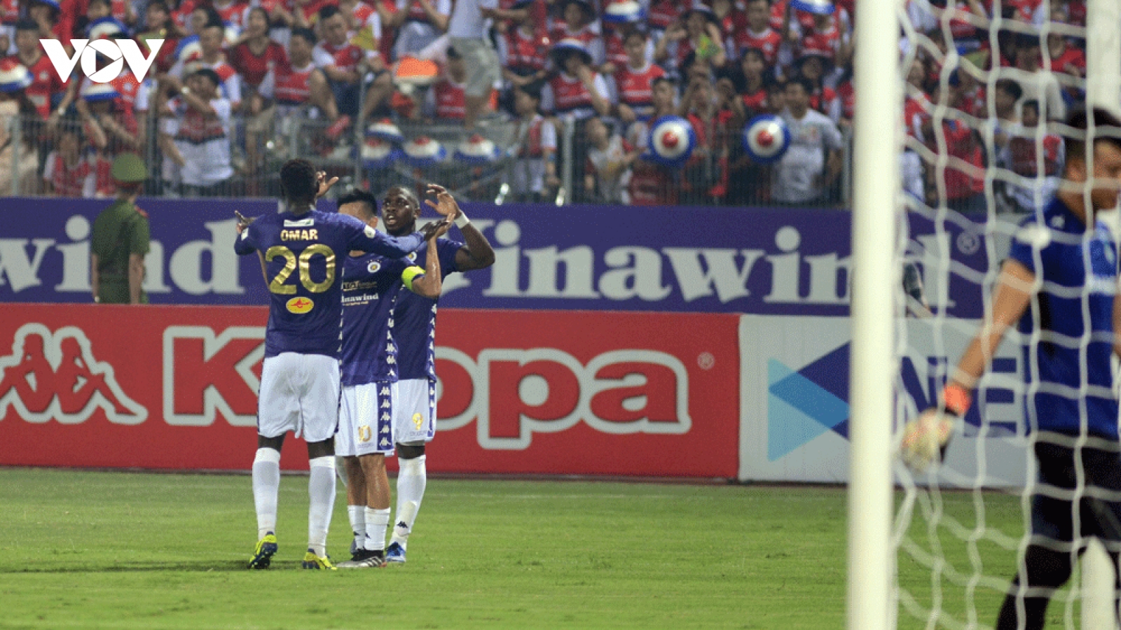 Sau vòng 3 V-League 2020: “Chú hổ Bi-Rai” rơi lệ