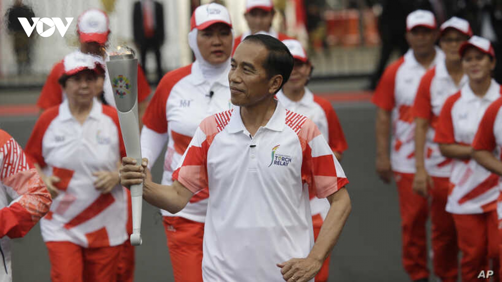 Tổng thống Indonesia chạy bộ, khuyến khích người dân tập thể dục