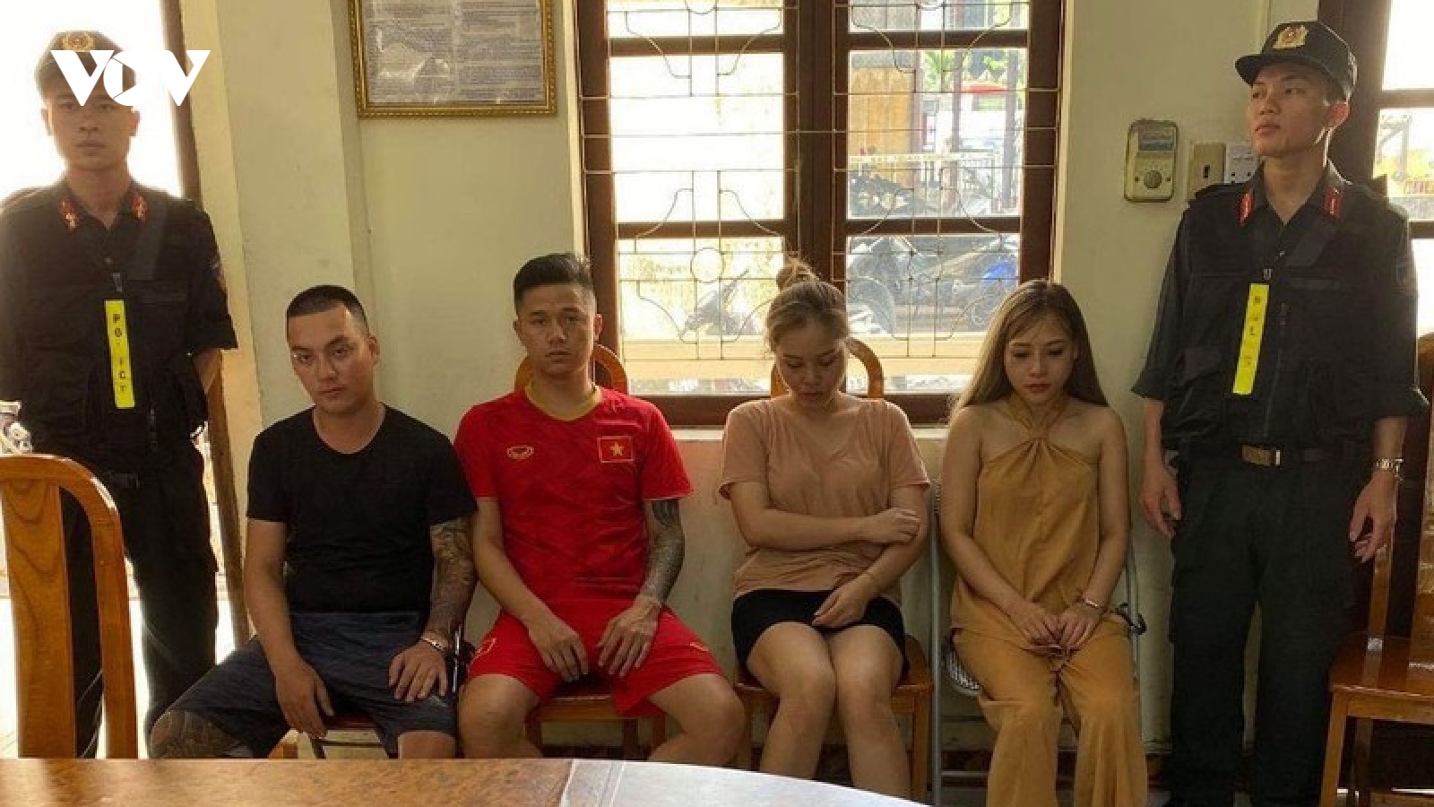 Giấu ma túy trong ốp điện thoại