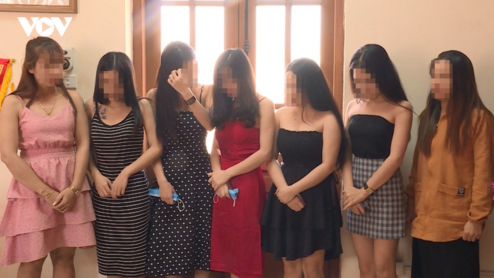 Thanh niên “mở tiệc ma túy”, mua bán dâm trong quán karaoke