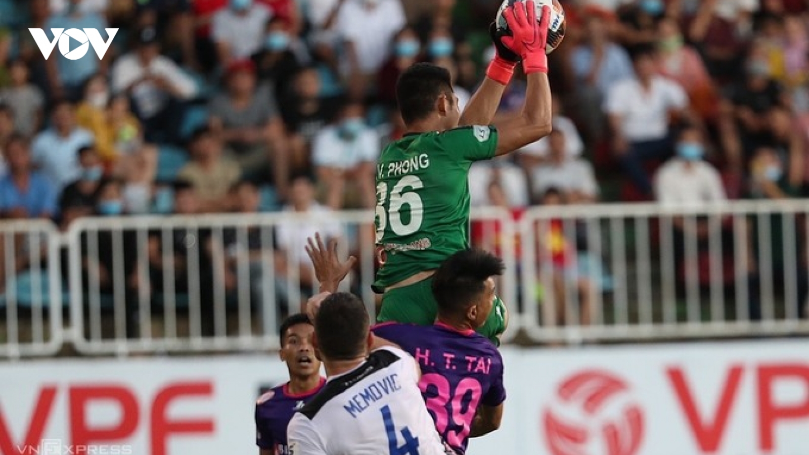 VIDEO: Pha va chạm “rợn tóc gáy” trong trận HAGL 1-1 Sài Gòn FC