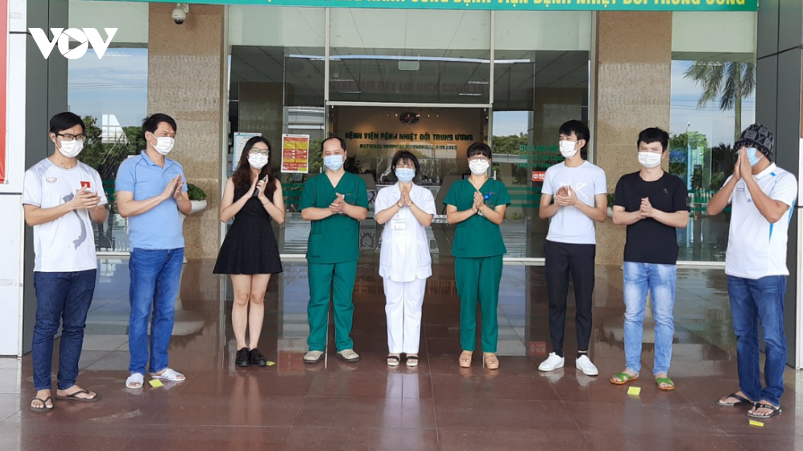 Thêm 2 bệnh nhân khỏi bệnh, còn 4 bệnh nhân Covid-19 điều trị tại Hà Nội