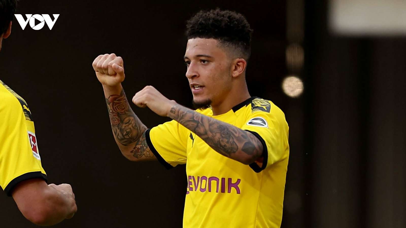 Liverpool đánh bại MU vụ mua Jadon Sancho?