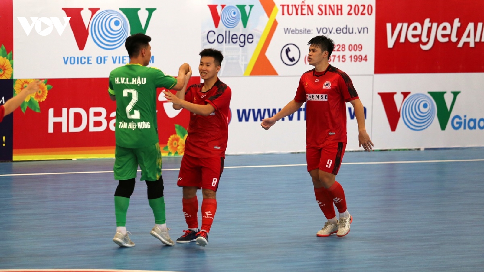 Cựu binh tỏa sáng, Tân Hiệp Hưng nhọc nhằn hạ Hưng Gia Khang