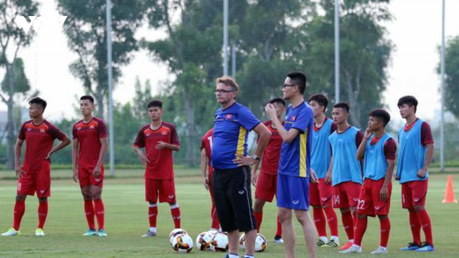 “Phù thủy trắng” Troussier triệu tập 6 cầu thủ HAGL lên U19 Việt Nam