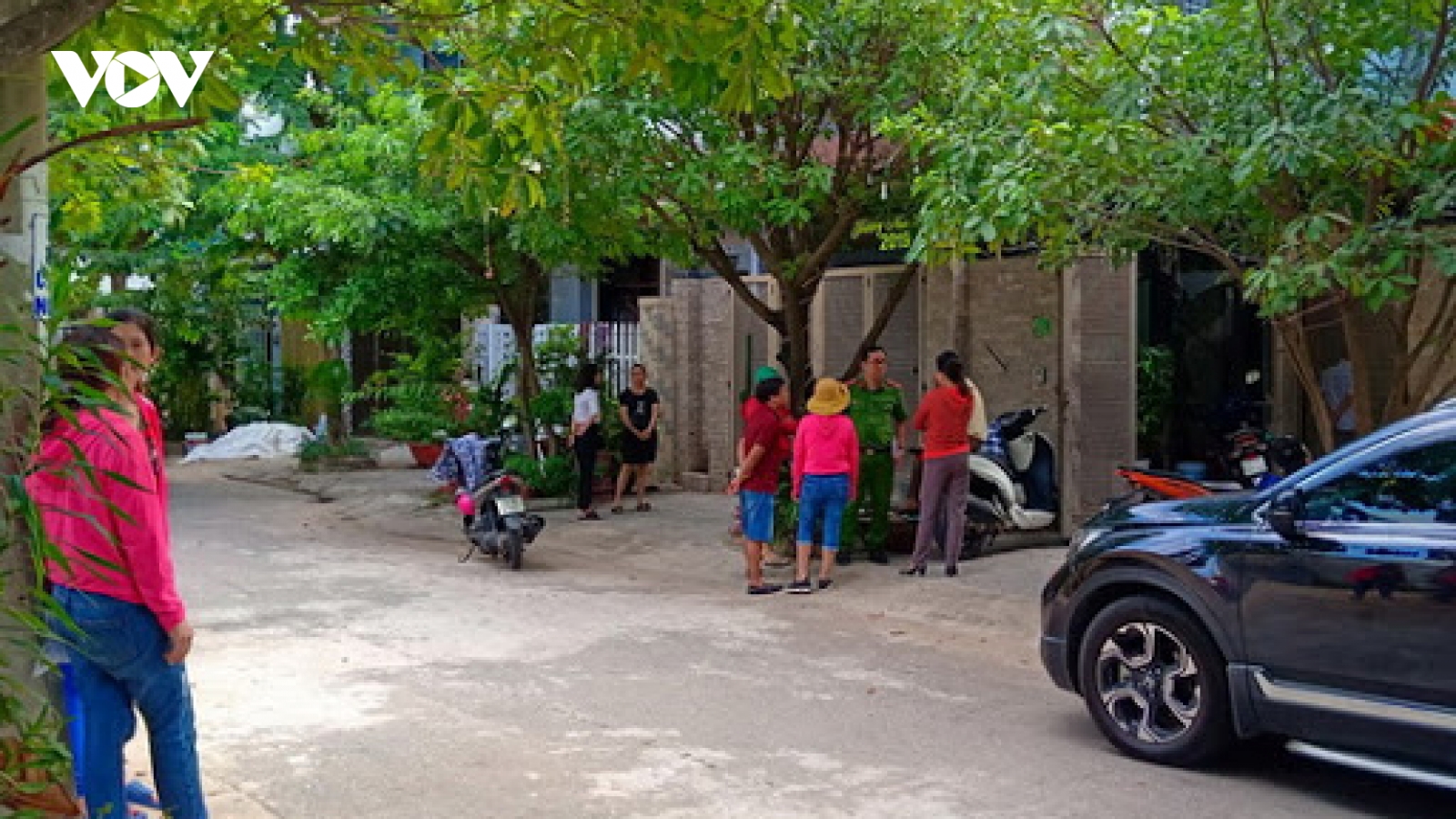 Nữ nhân viên ngân hàng vỡ nợ gần 200 tỷ, cầu cứu công an bảo vệ