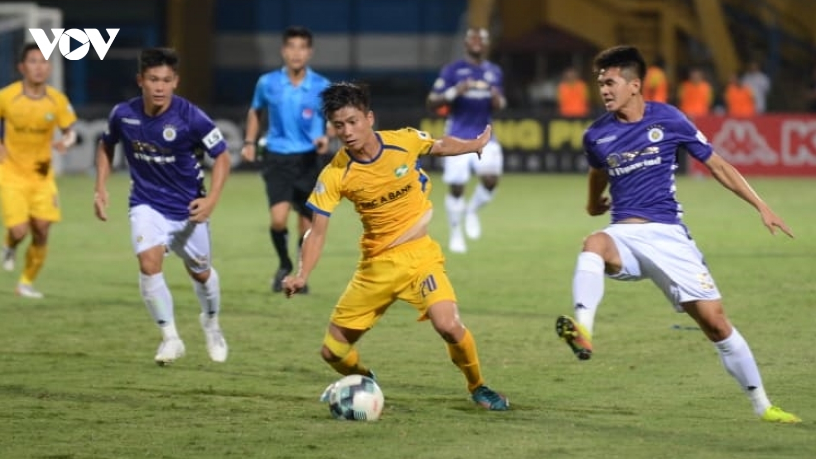 Phan Văn Đức nói gì khi SLNA thắng Hà Nội FC ngay tại Hàng Đẫy?