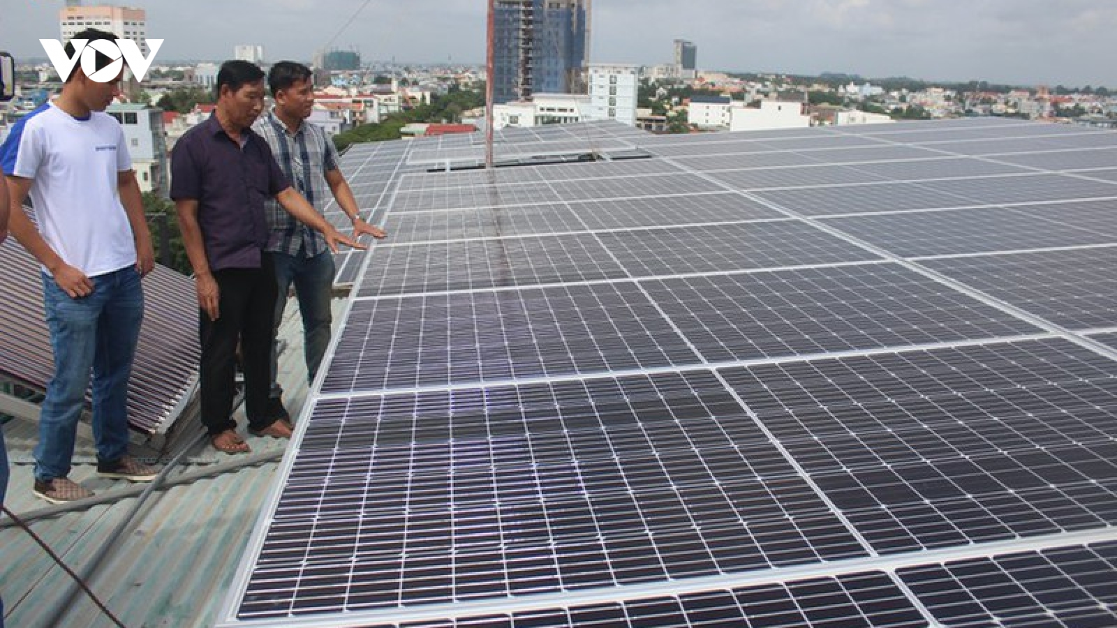 Khó phân biệt và xử lý điện mặt trời mái nhà và mặt đất nối lưới