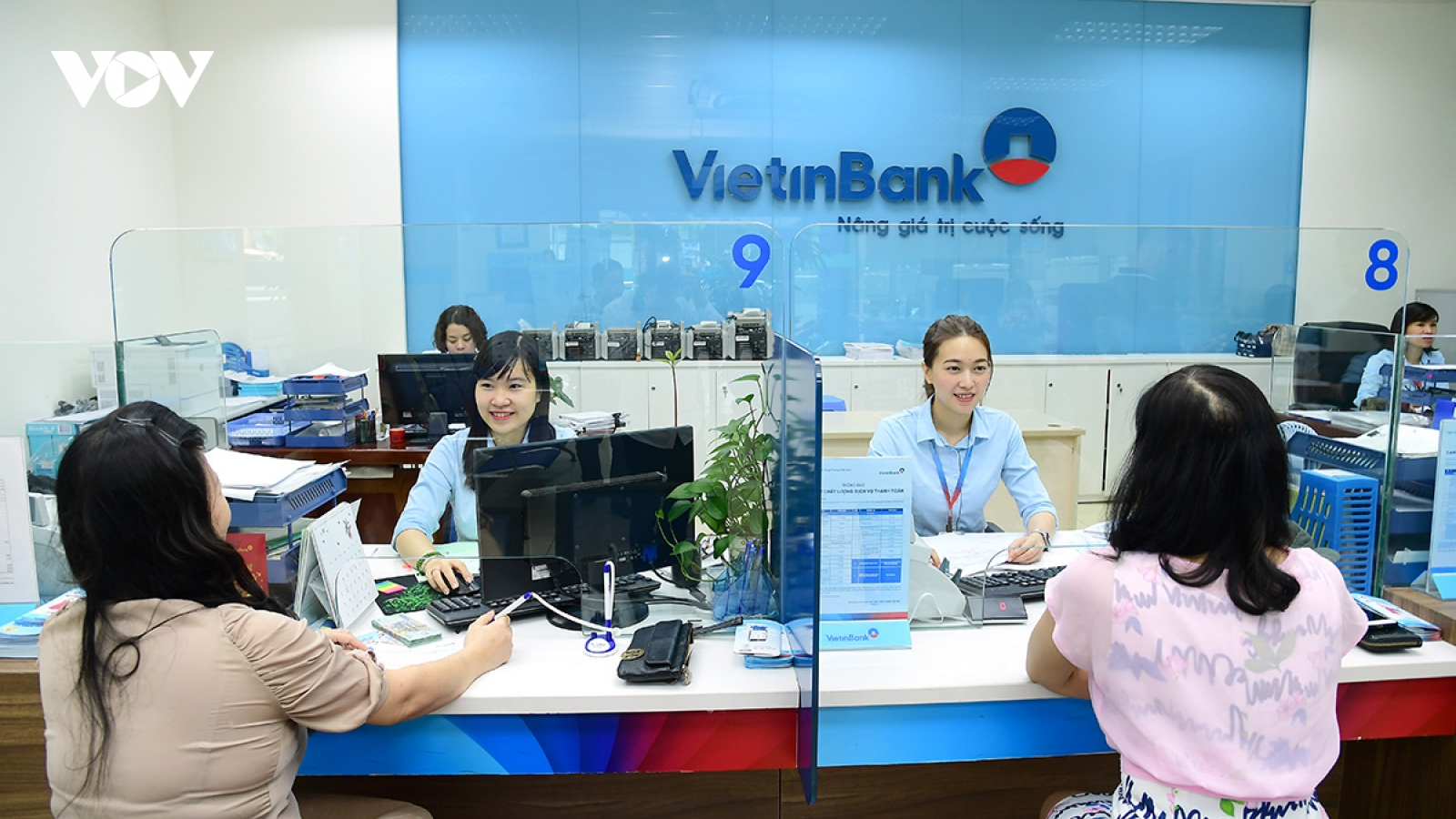 VietinBank ưu tiên nguồn lực hỗ trợ DN, người dân khôi phục sản xuất
