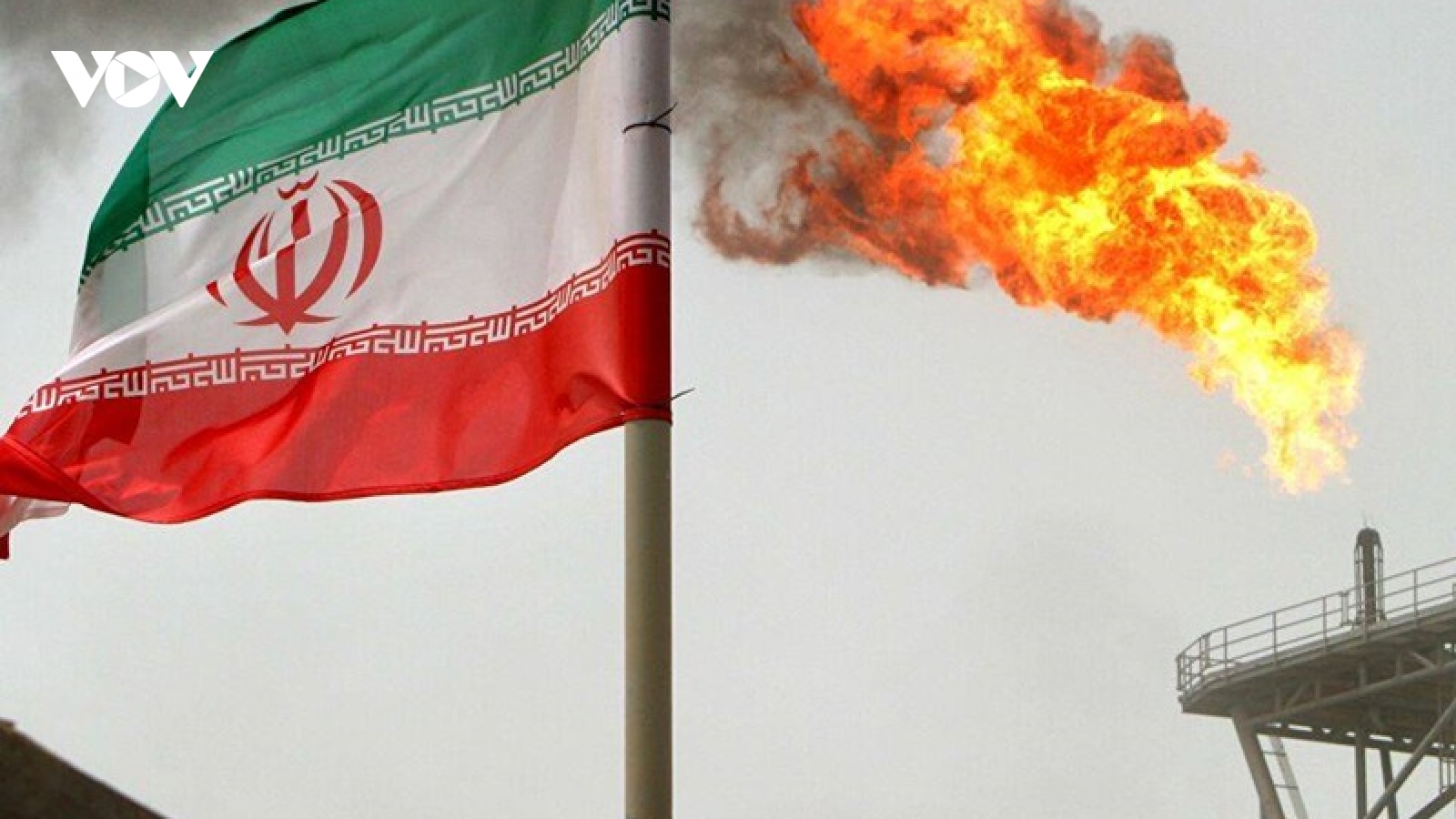 Nổ lớn gần căn cứ quân sự của Iran
