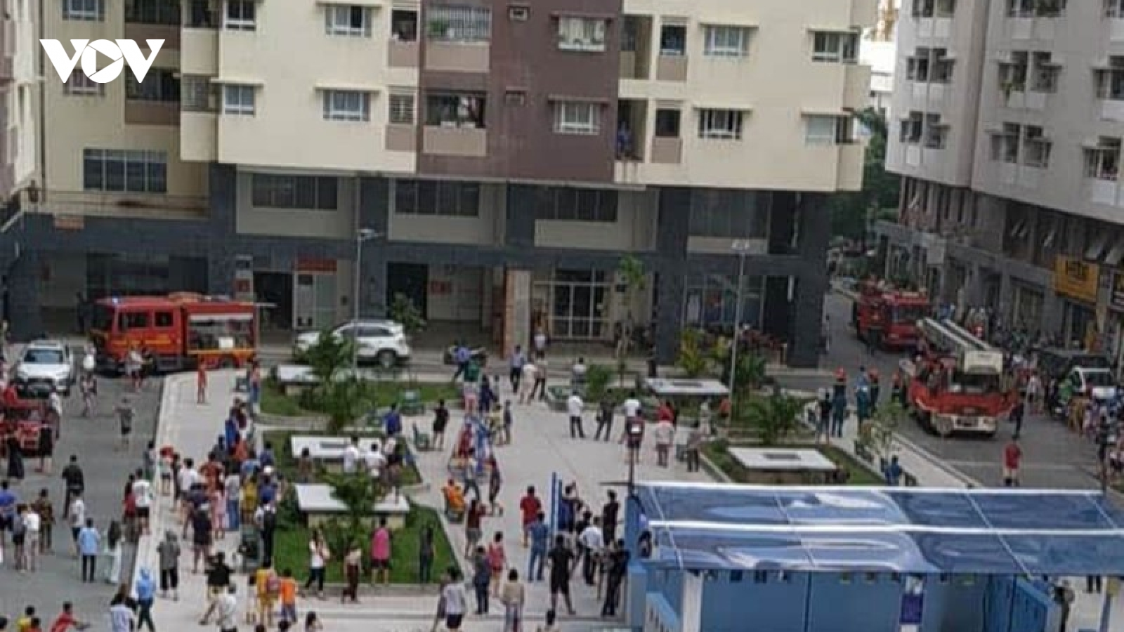 Căn hộ vắng chủ bốc cháy, cả chung cư nháo nhào tháo chạy