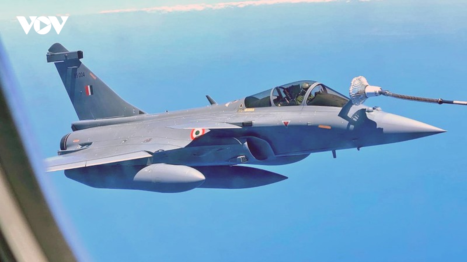 5 chiến cơ Rafale đầu tiên hạ cánh xuống Ấn Độ