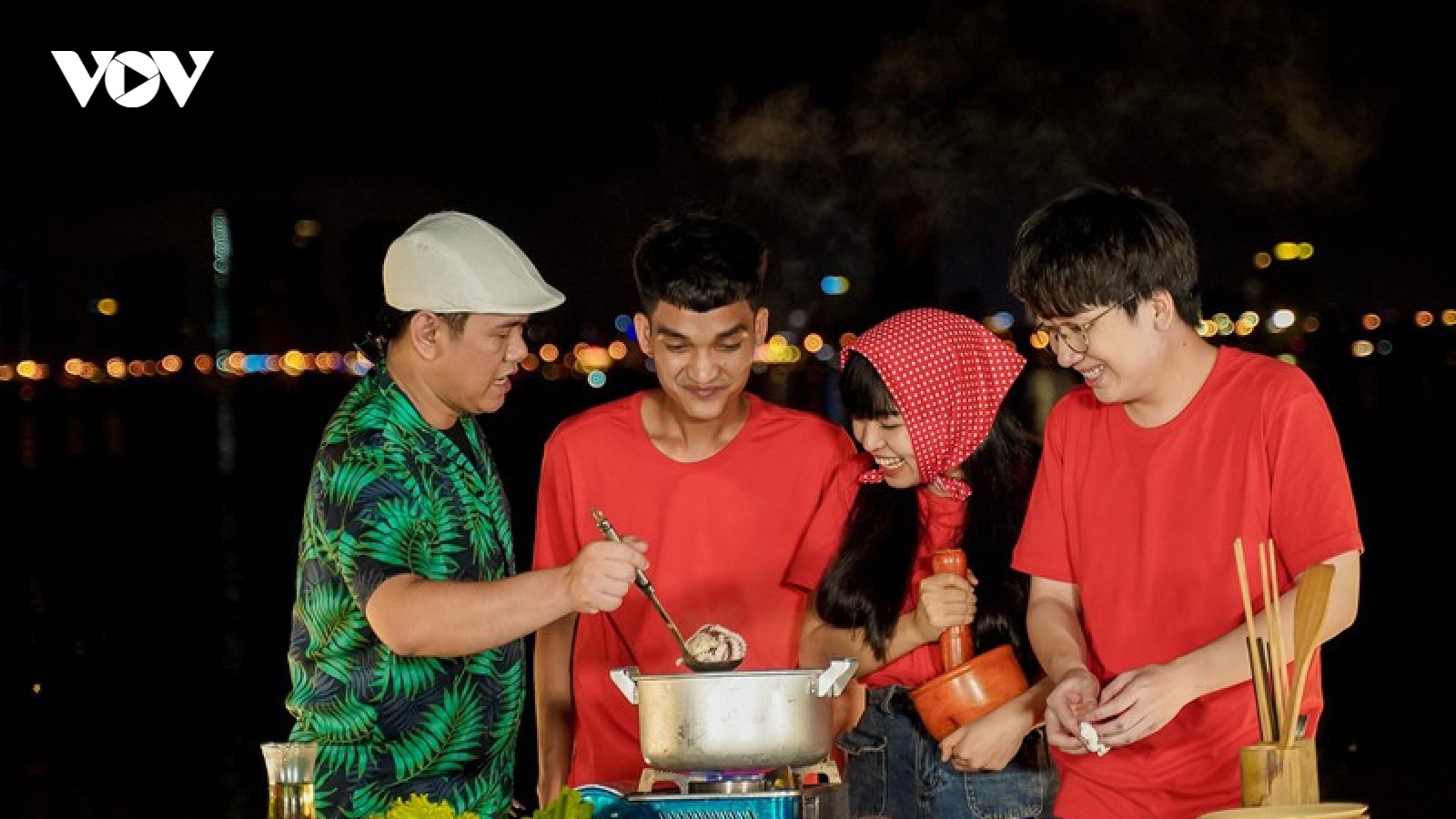 Mạc Văn Khoa chào thua trước độ “tào lao” của Khánh Vân “mắt biếc“
